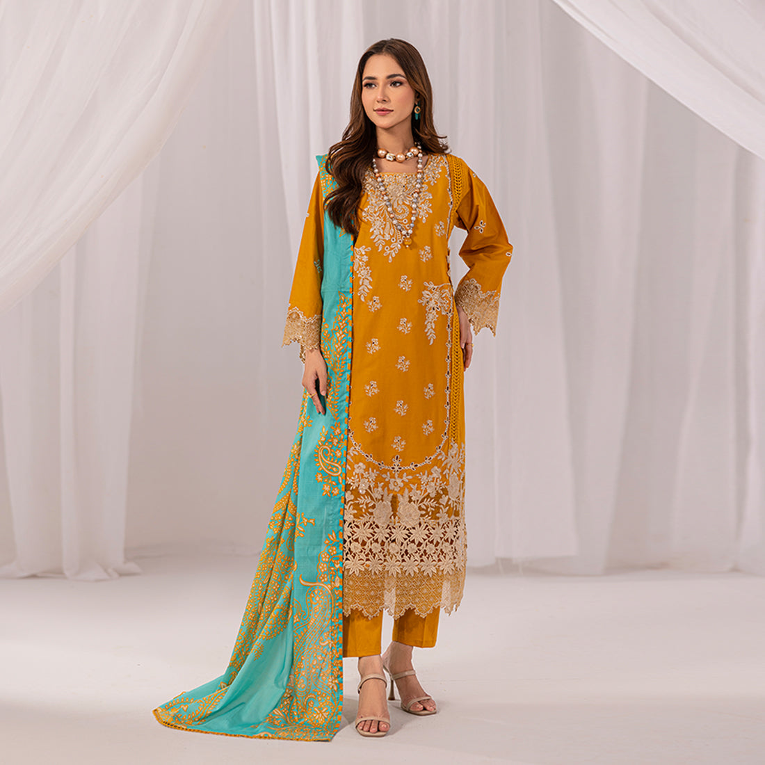 ZR-2429-A Zahra Rubab Chikan Kaari