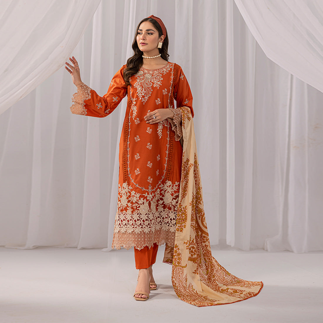 ZR-2429-B Zahra Rubab Chikan Kaari