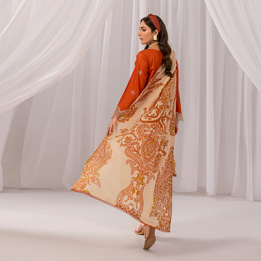 ZR-2429-B Zahra Rubab Chikan Kaari