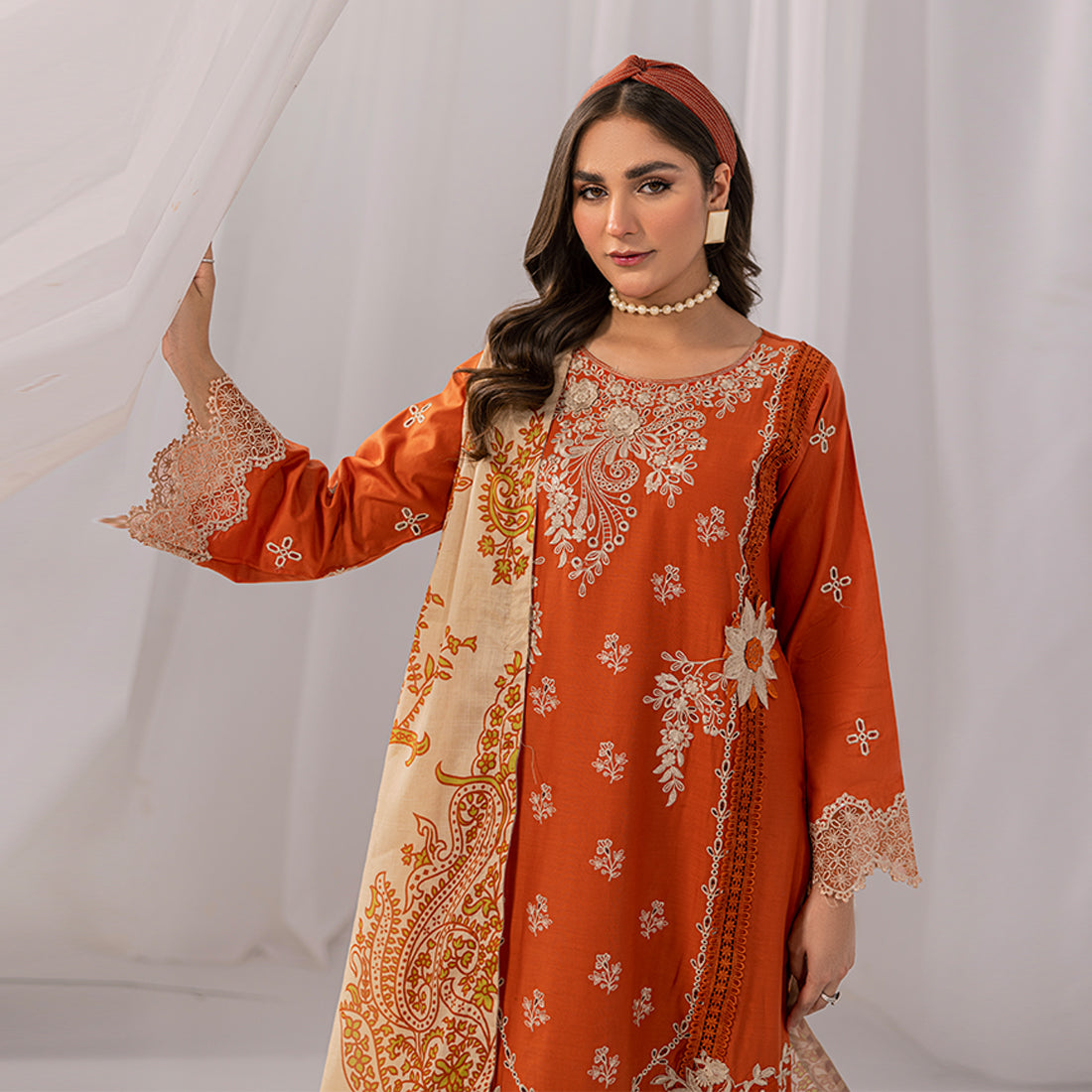ZR-2429-B Zahra Rubab Chikan Kaari