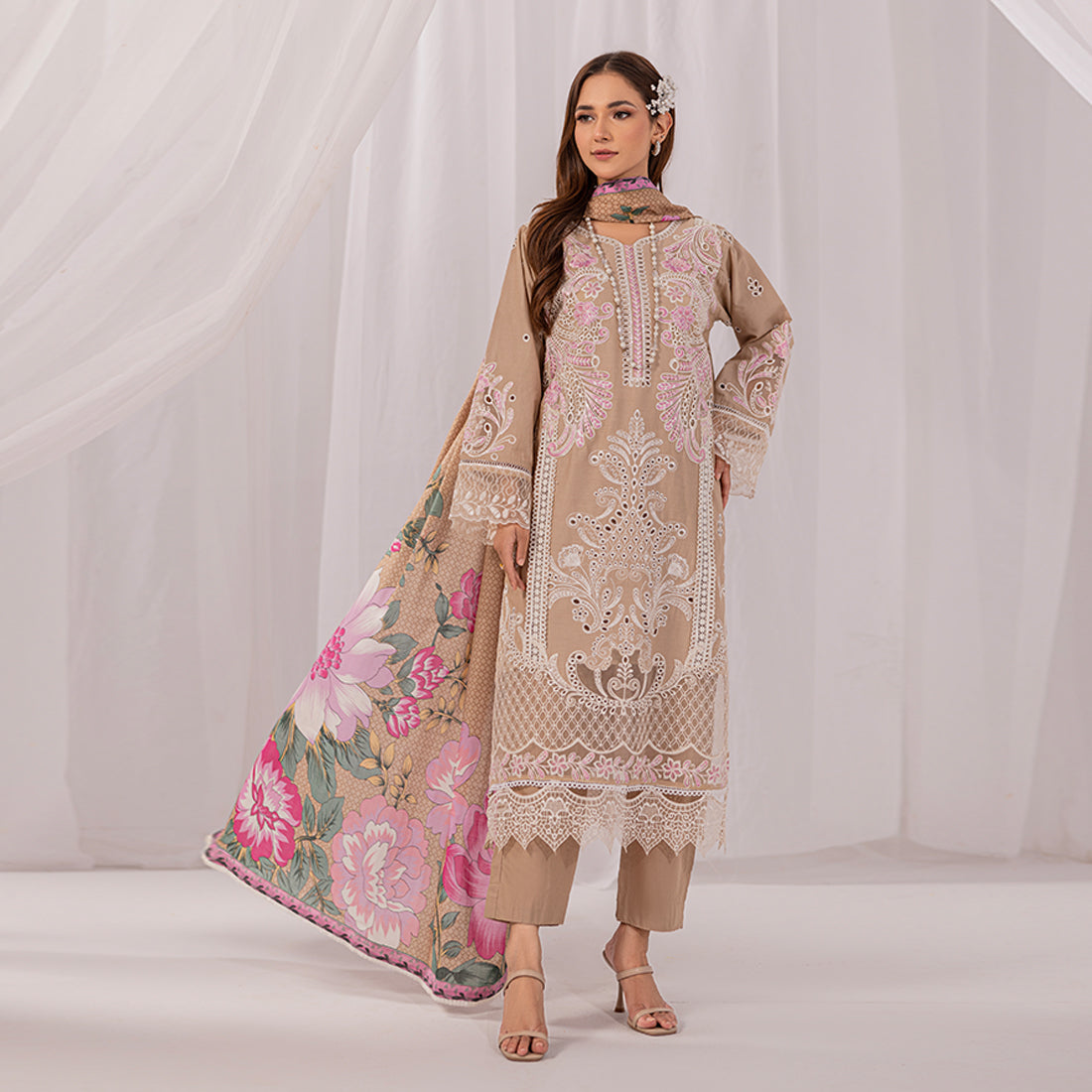 ZR-2428-A Zahra Rubab Chikan Kaari