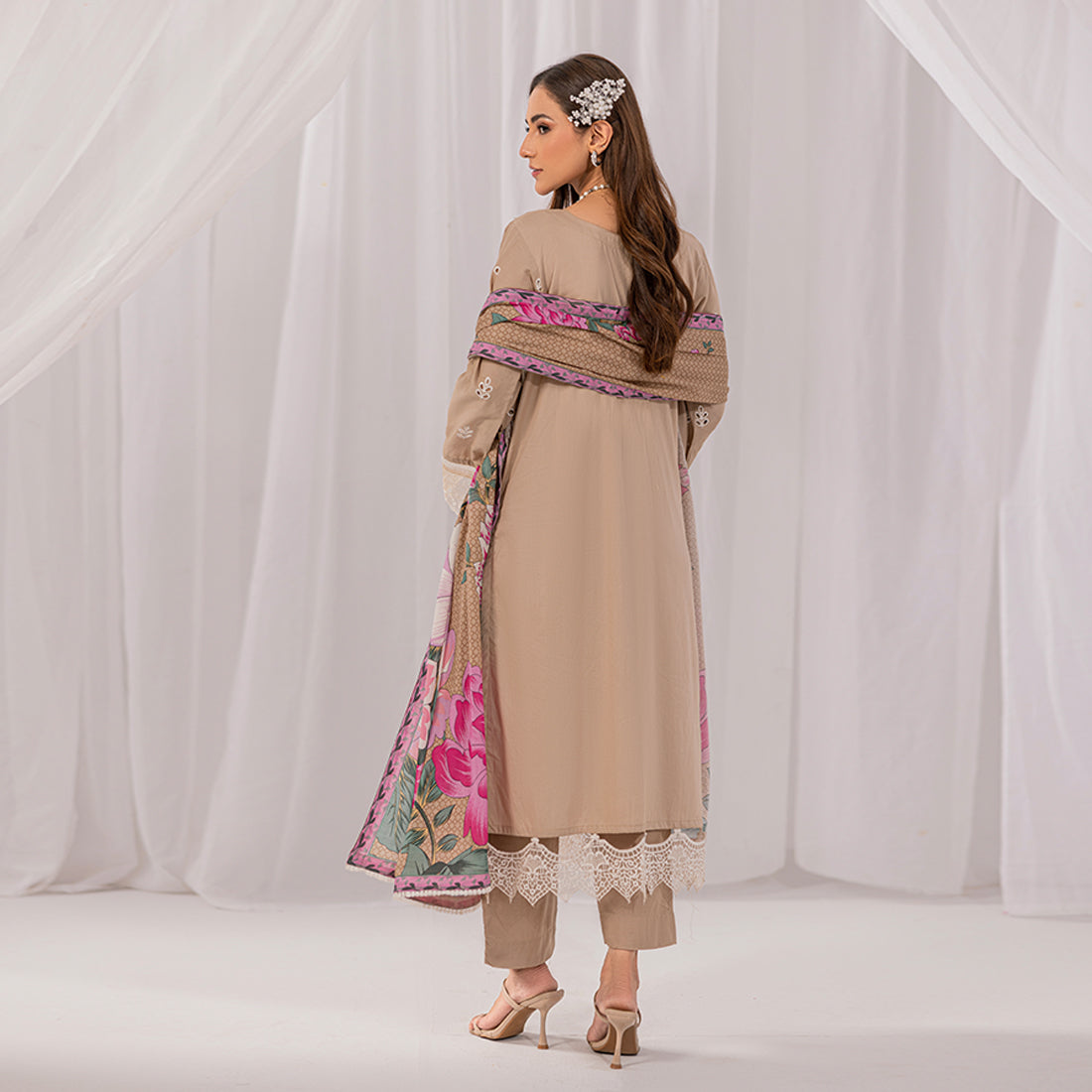 ZR-2428-A Zahra Rubab Chikan Kaari