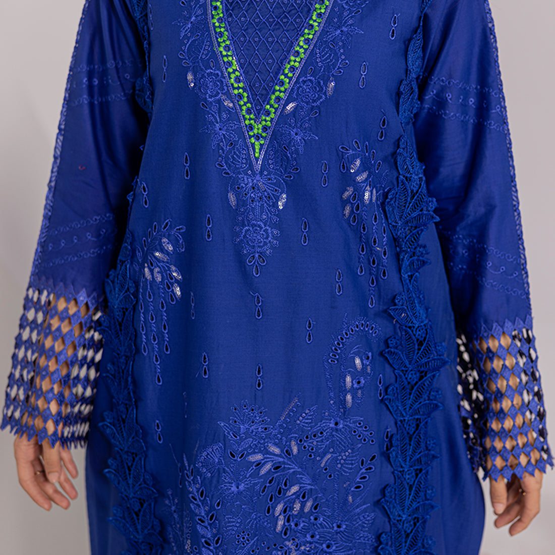 ZR-2432-A Zahra Rubab Chikan Kaari
