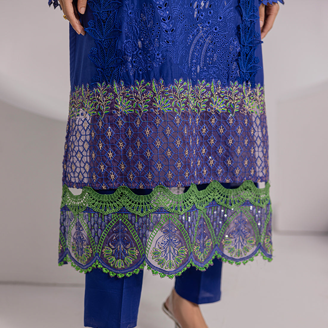 ZR-2432-A Zahra Rubab Chikan Kaari