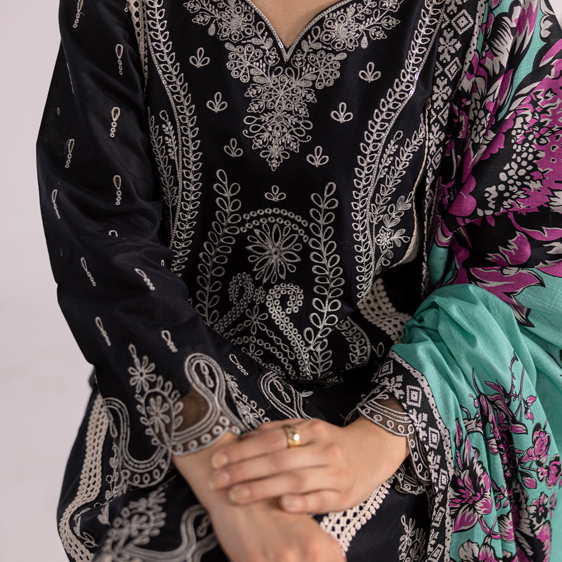 ZR-2431-A Zahra Rubab Chikan Kaari