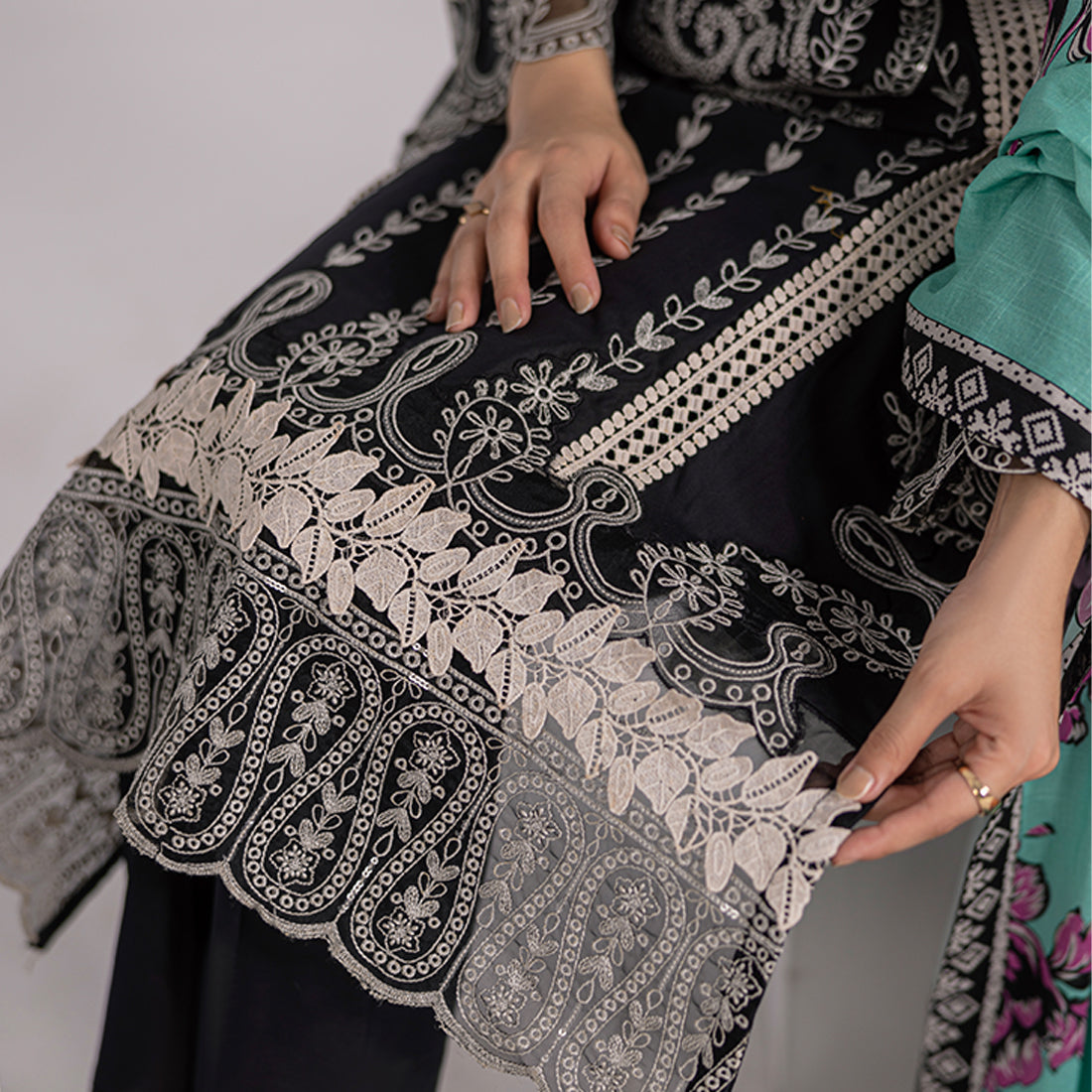 ZR-2431-A Zahra Rubab Chikan Kaari
