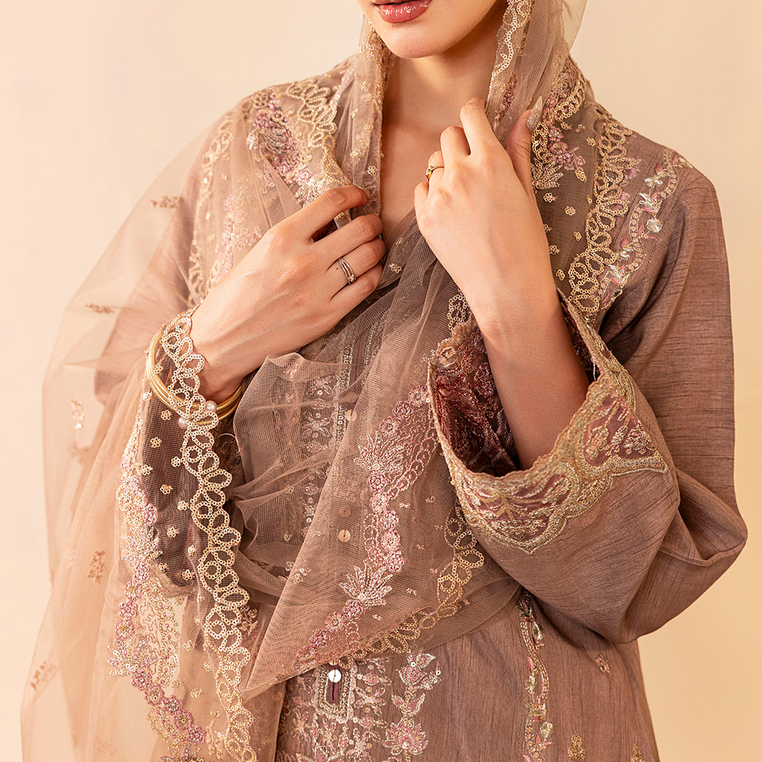 ZR-2528 | SAND Zahra Rubab