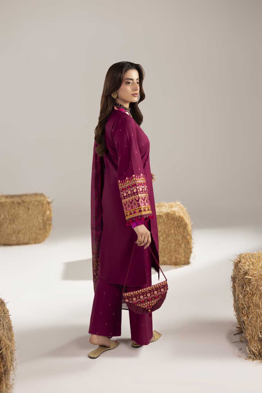 ZR-2611 | MAROON Zahra Rubab
