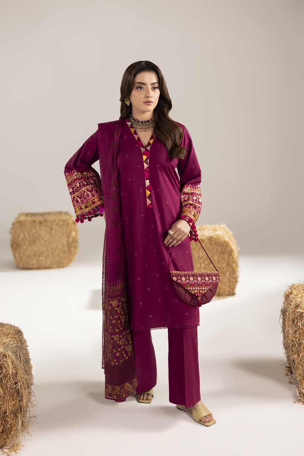 ZR-2611 | MAROON Zahra Rubab