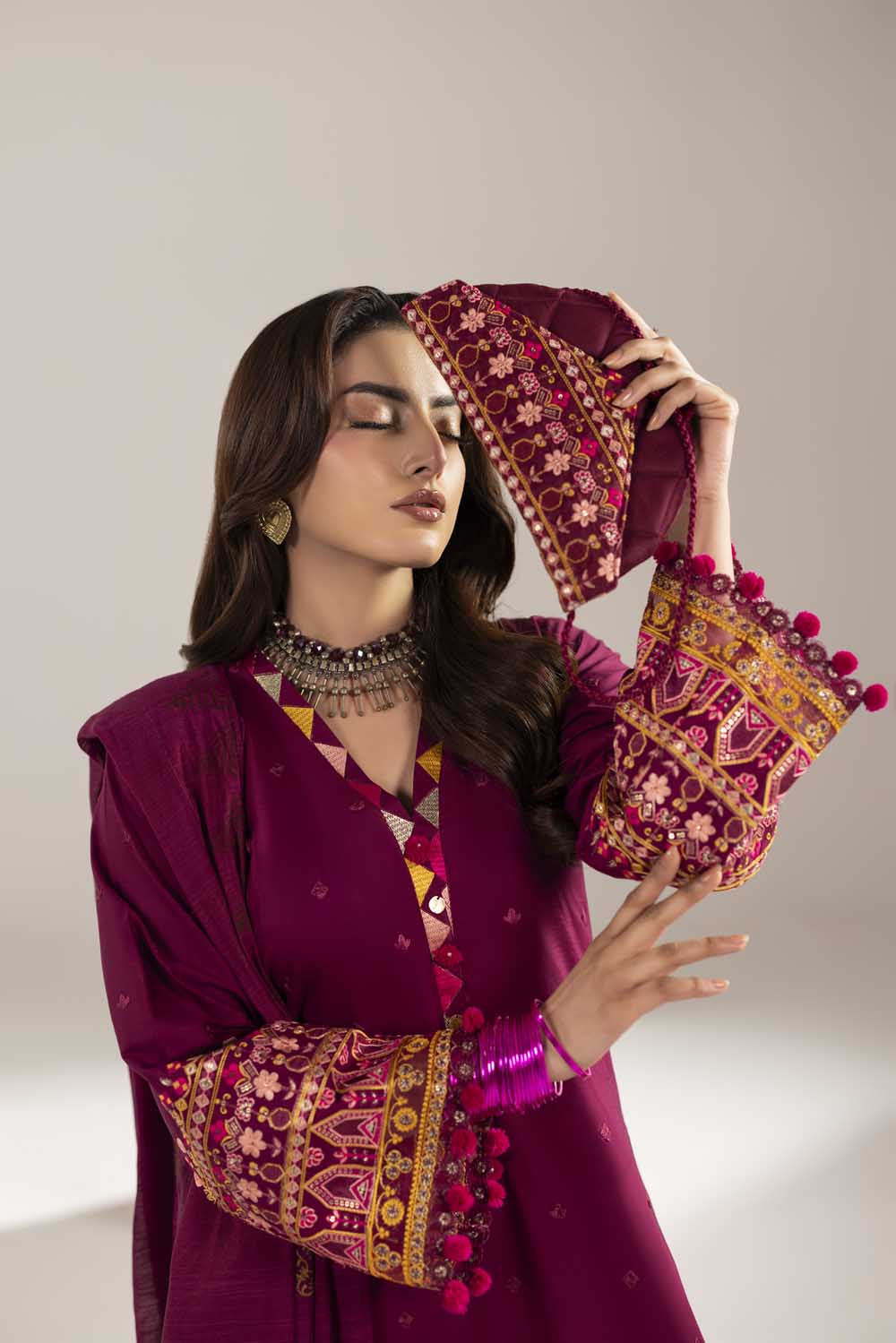 ZR-2611 | MAROON Zahra Rubab