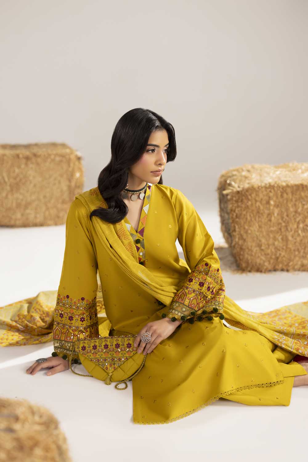ZR-2611 | DHAANI Zahra Rubab