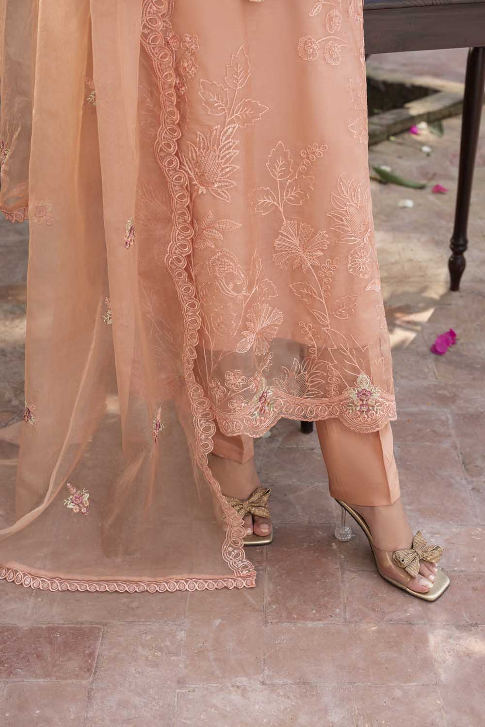 ZR-2545 | ROSE MIST Zahra Rubab