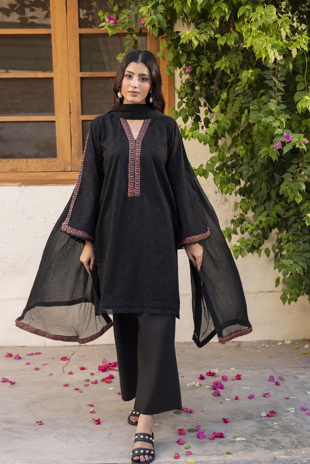 ZR-B001 | BLACK Zahra Rubab