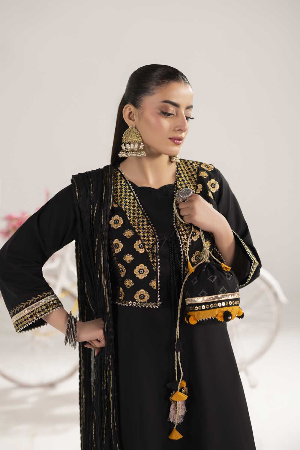 ZR-2612 | BLACK Zahra Rubab