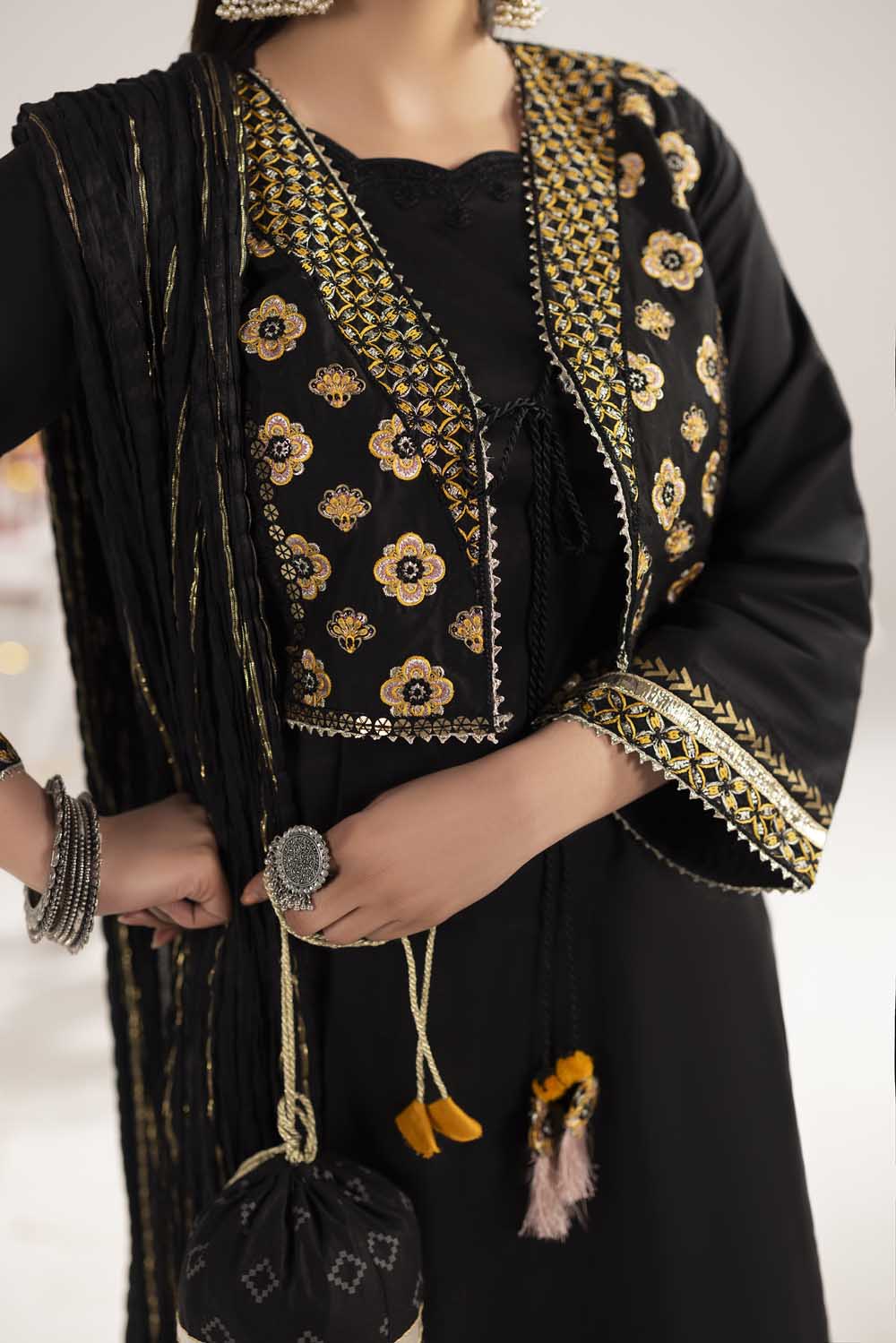 ZR-2612 | BLACK Zahra Rubab