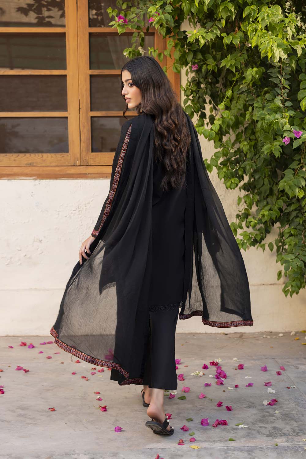 ZR-B001 | BLACK Zahra Rubab