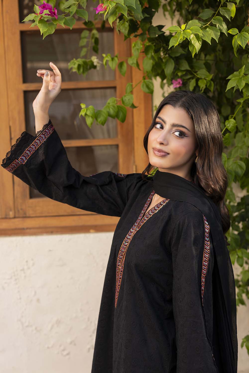 ZR-B001 | BLACK Zahra Rubab