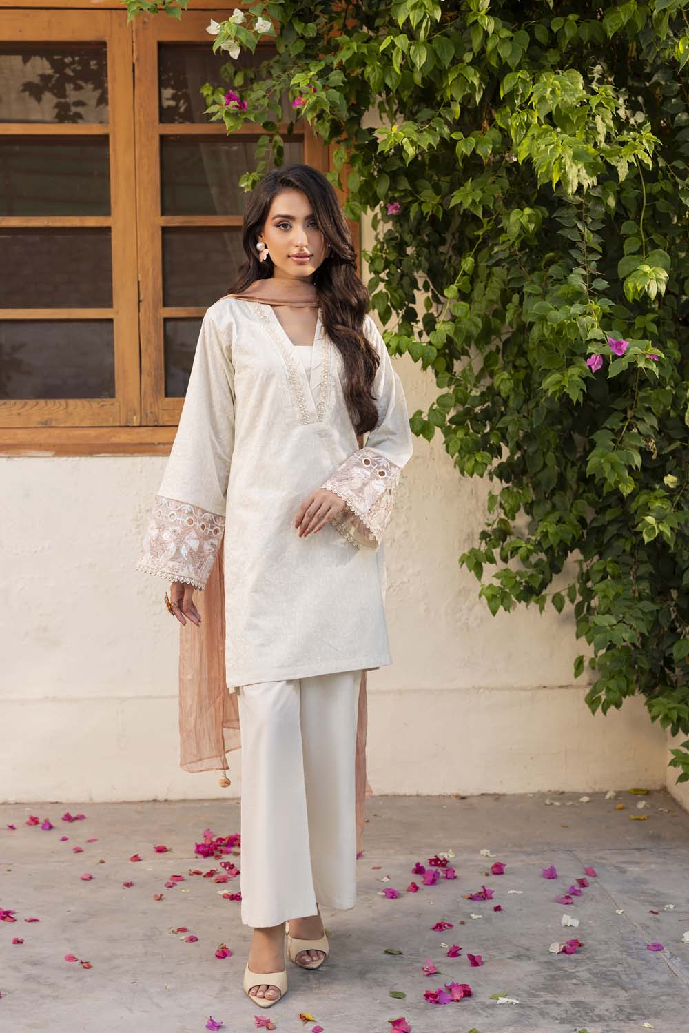 ZR-B002 | OFF-WHITE Zahra Rubab