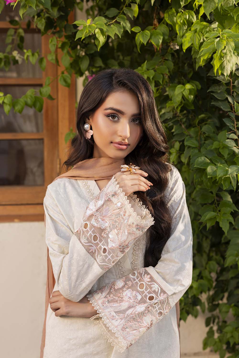 ZR-B002 | OFF-WHITE Zahra Rubab