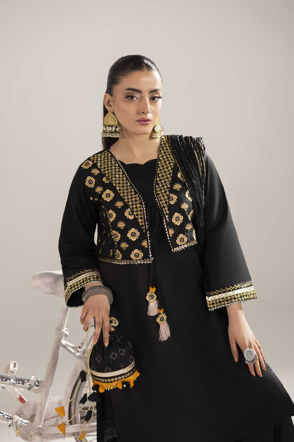 ZR-2612 | BLACK Zahra Rubab