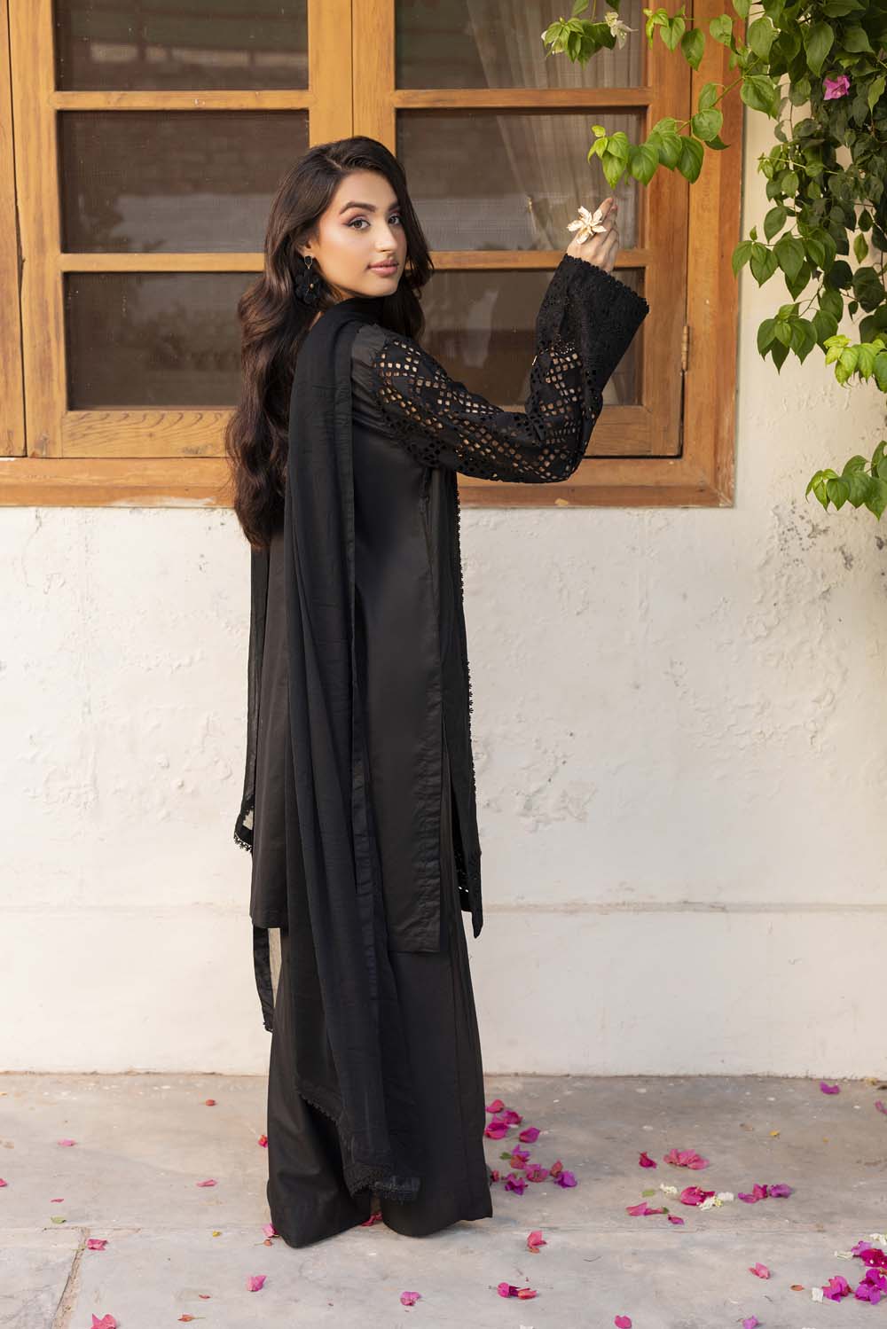 ZR-B005 | BLACK Zahra Rubab