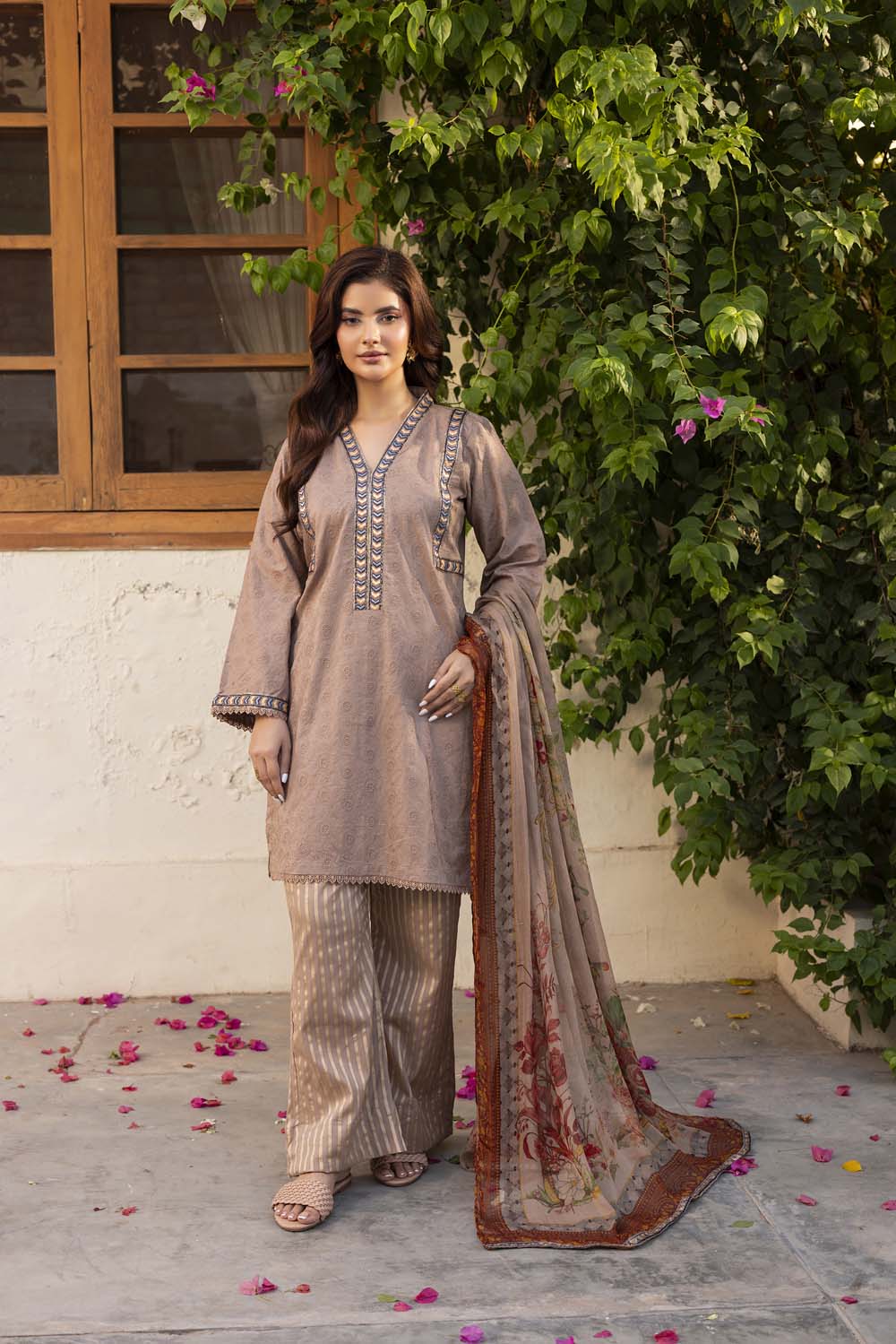 ZR-B007 | BEIGE Zahra Rubab