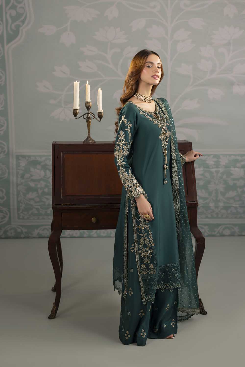 ZR-2556 | EMERALD Zahra Rubab