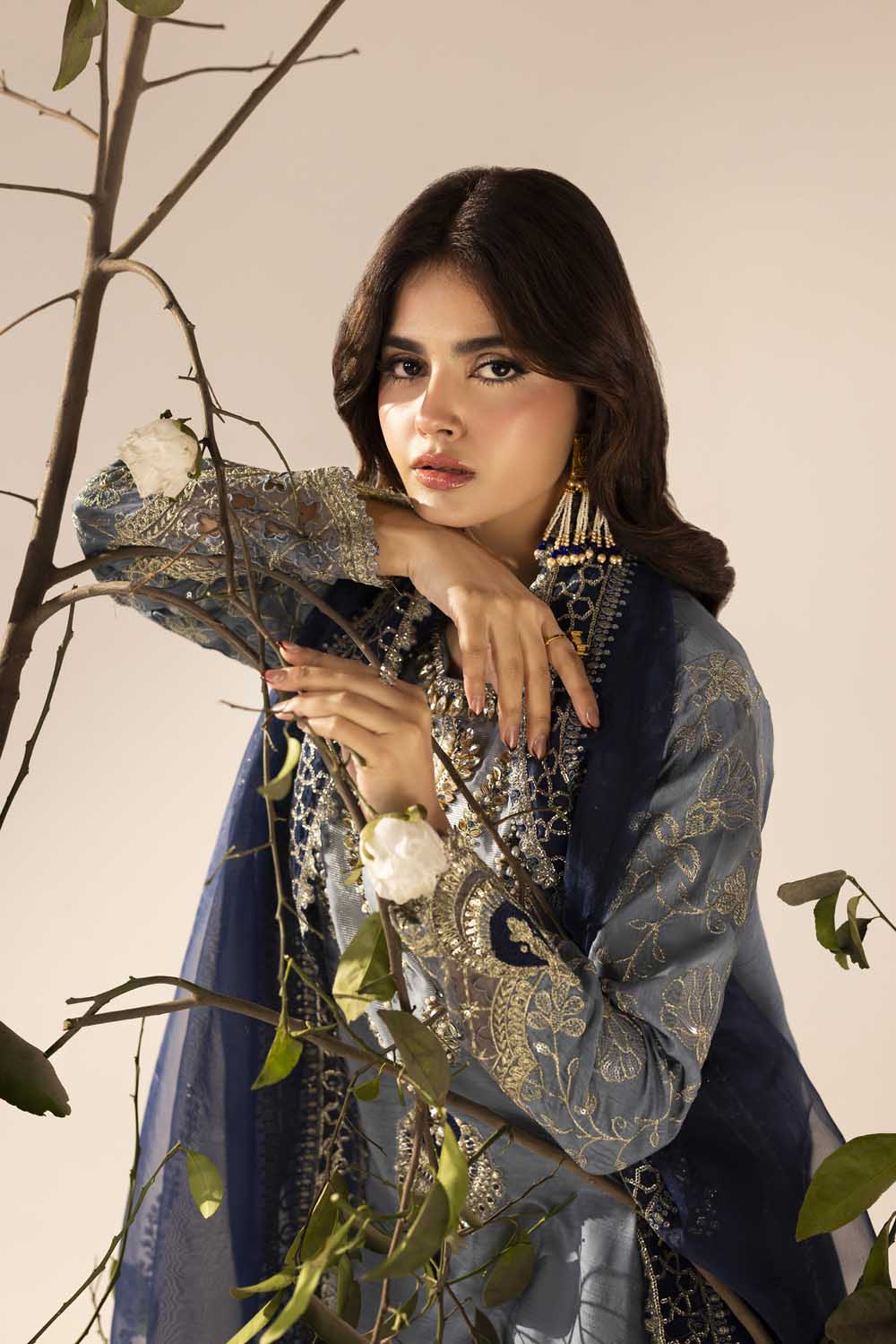ZR-2609 | ICE BLUE Zahra Rubab