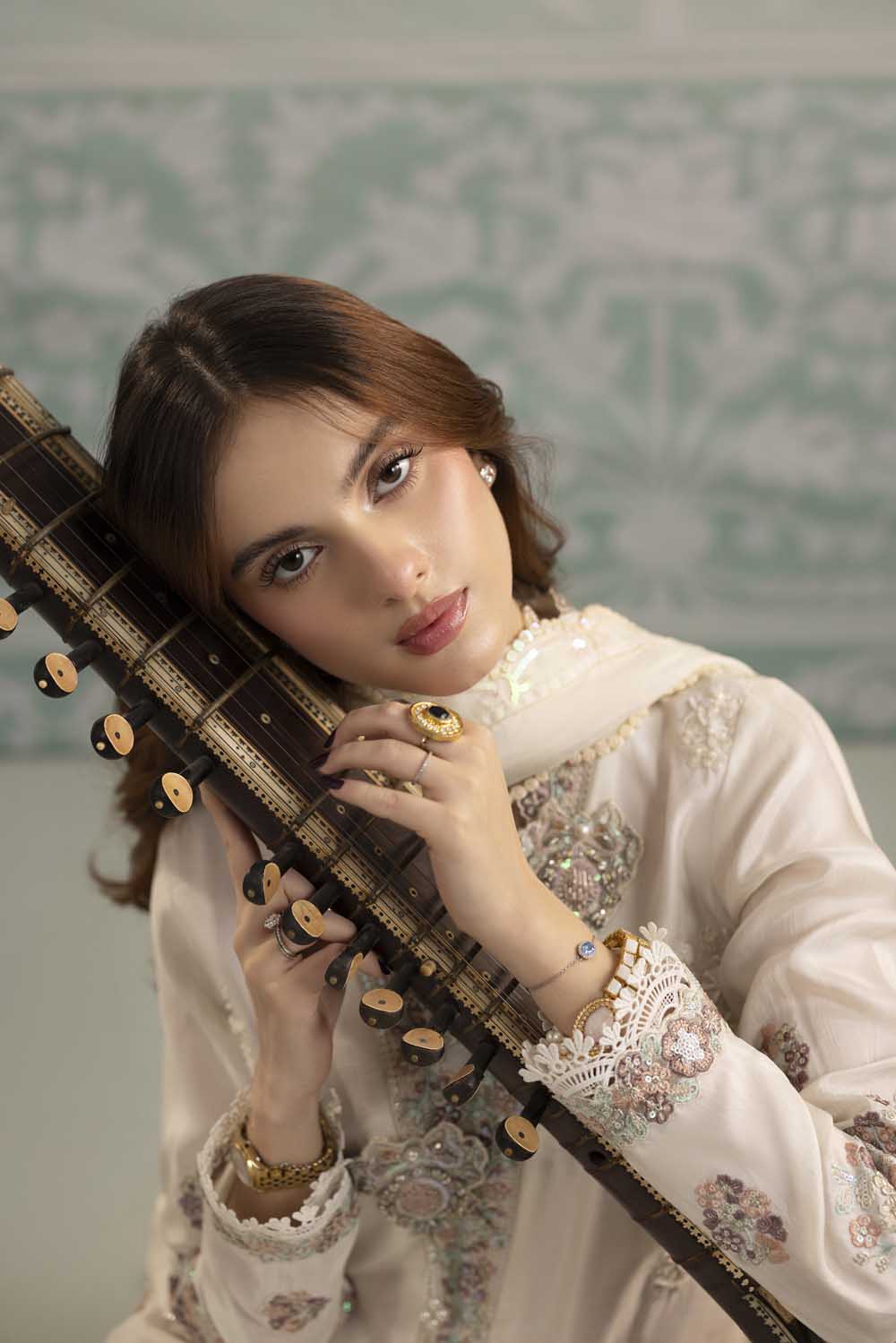 ZR-2559 | PEARL Zahra Rubab
