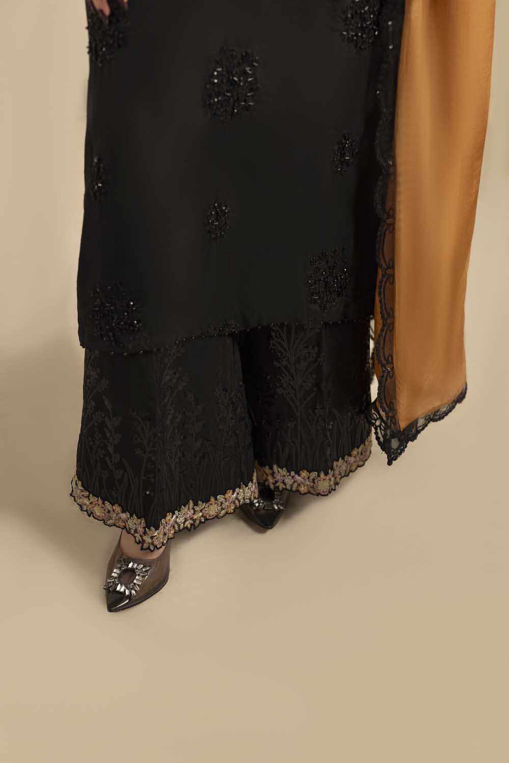 ZR-2559 | BLACK Zahra Rubab