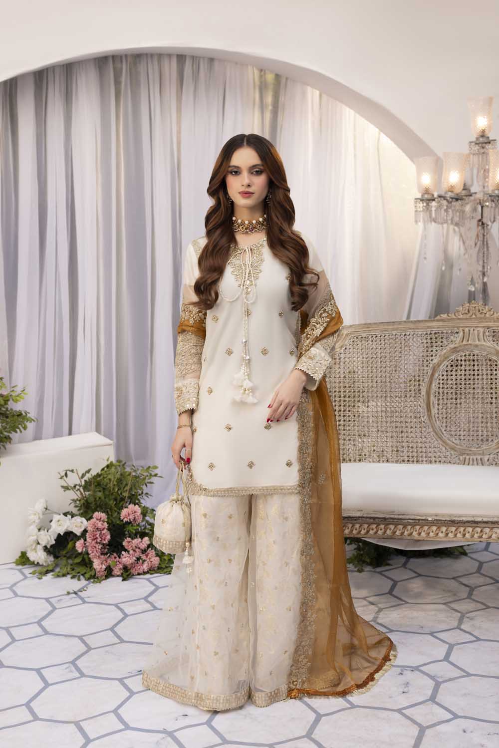 ZR-2569 | OFF-WHITE Zahra Rubab
