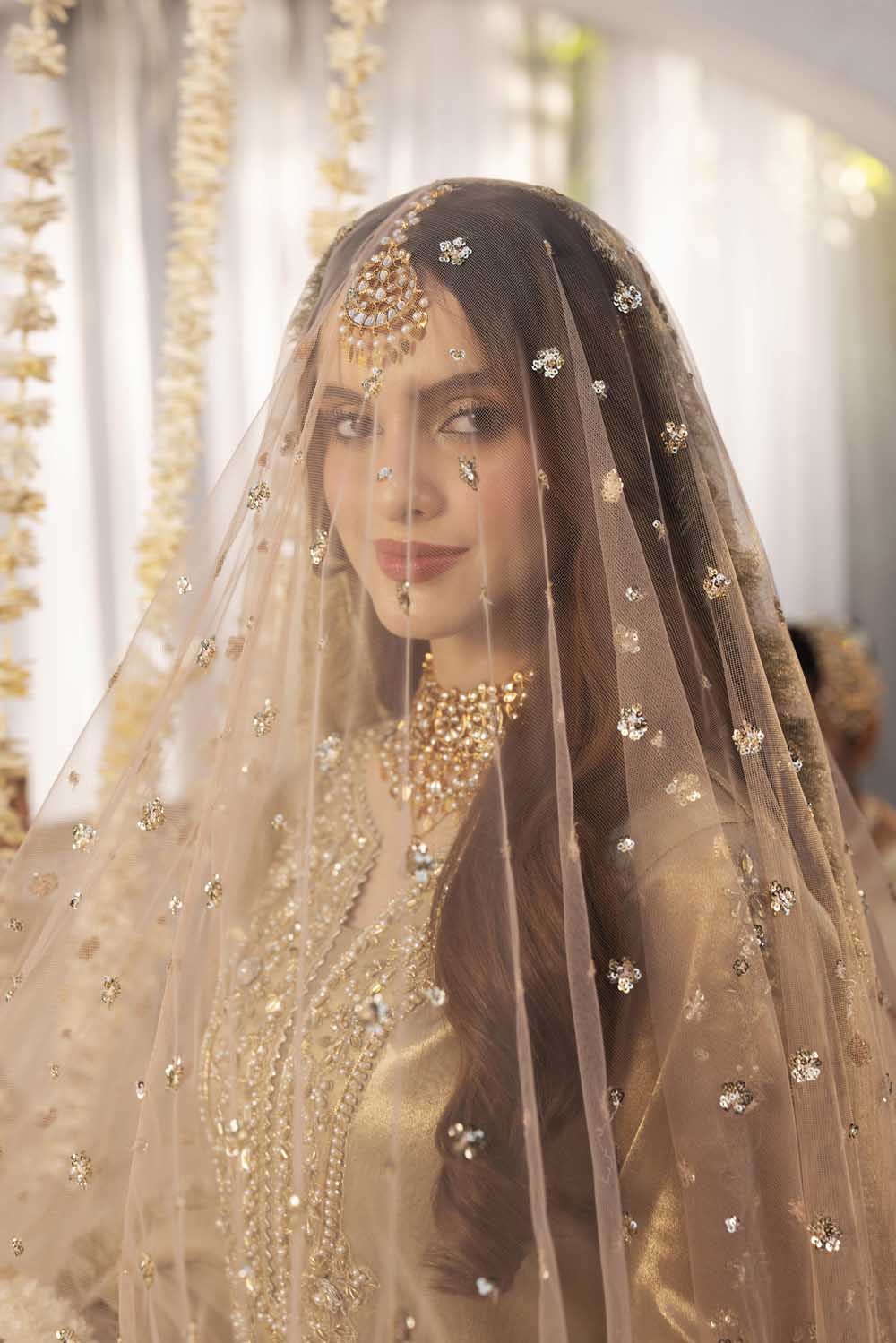 ZR-2570 | GOLD Zahra Rubab