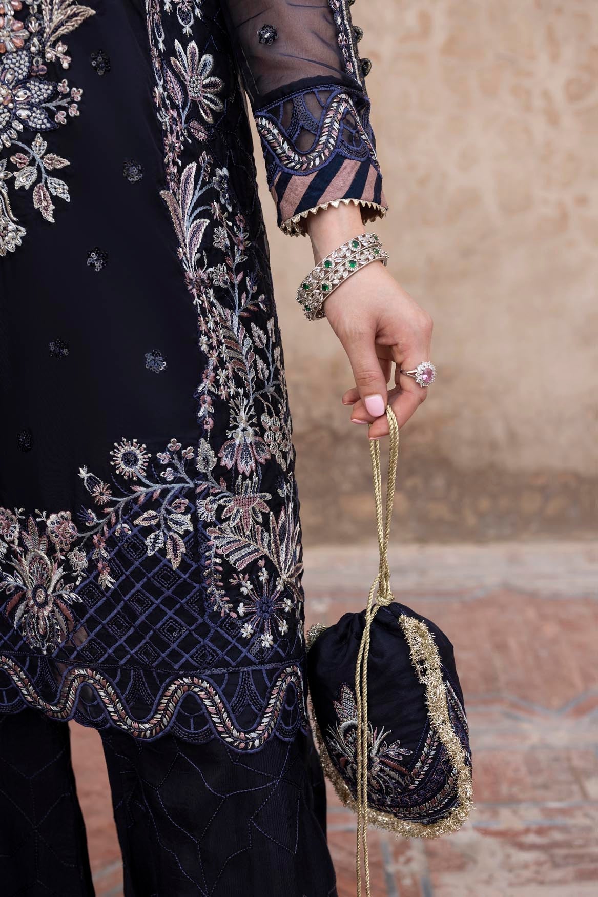 ZR-2552 | ZEENAT Zahra Rubab