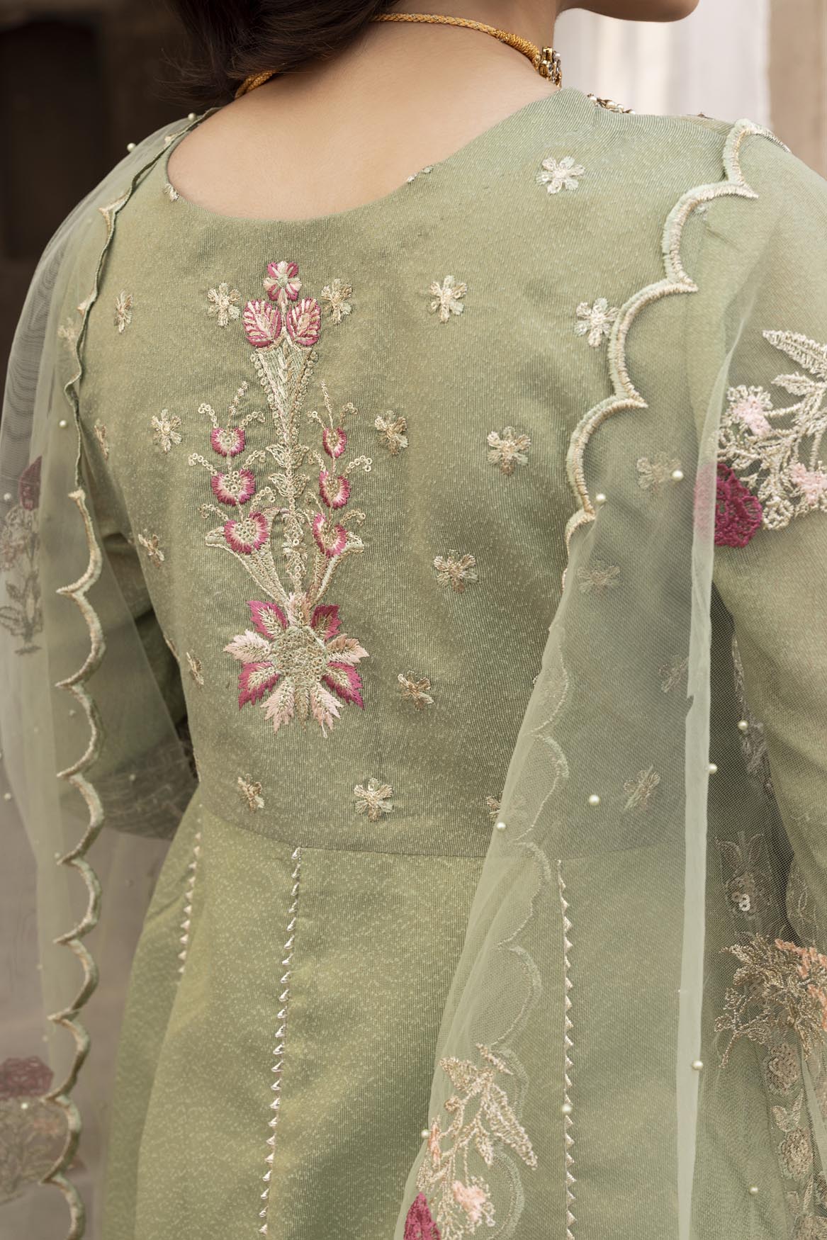 ZR-2553 | NOOR JAHAN Zahra Rubab