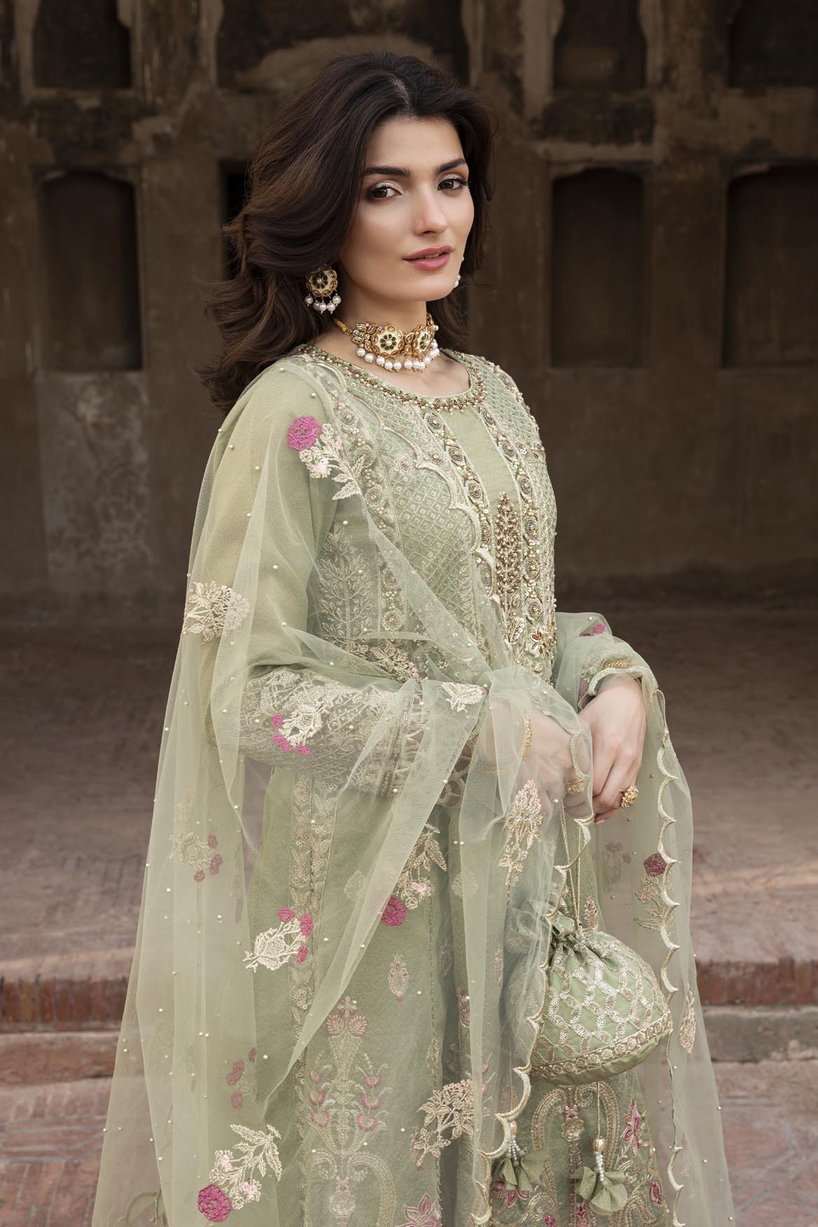 ZR-2553 | NOOR JAHAN Zahra Rubab