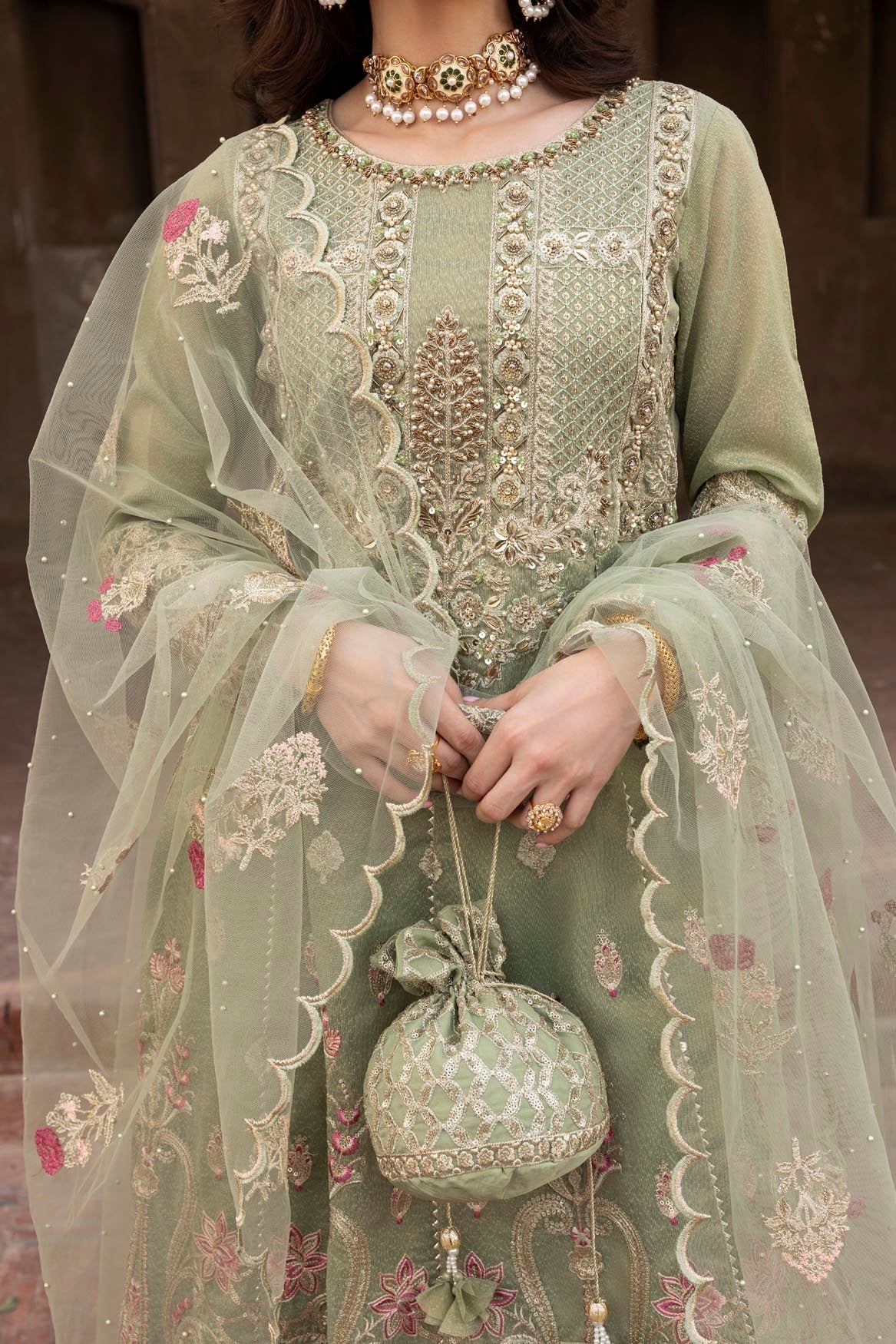 ZR-2553 | NOOR JAHAN Zahra Rubab