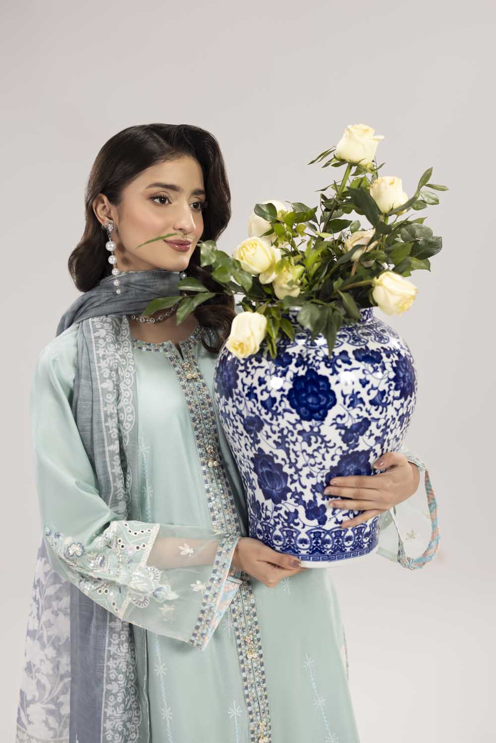 ZR-2620 | AQUA Zahra Rubab