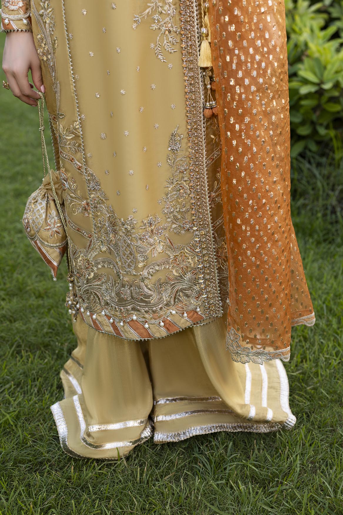 ZR-2555 | JAMAL Zahra Rubab