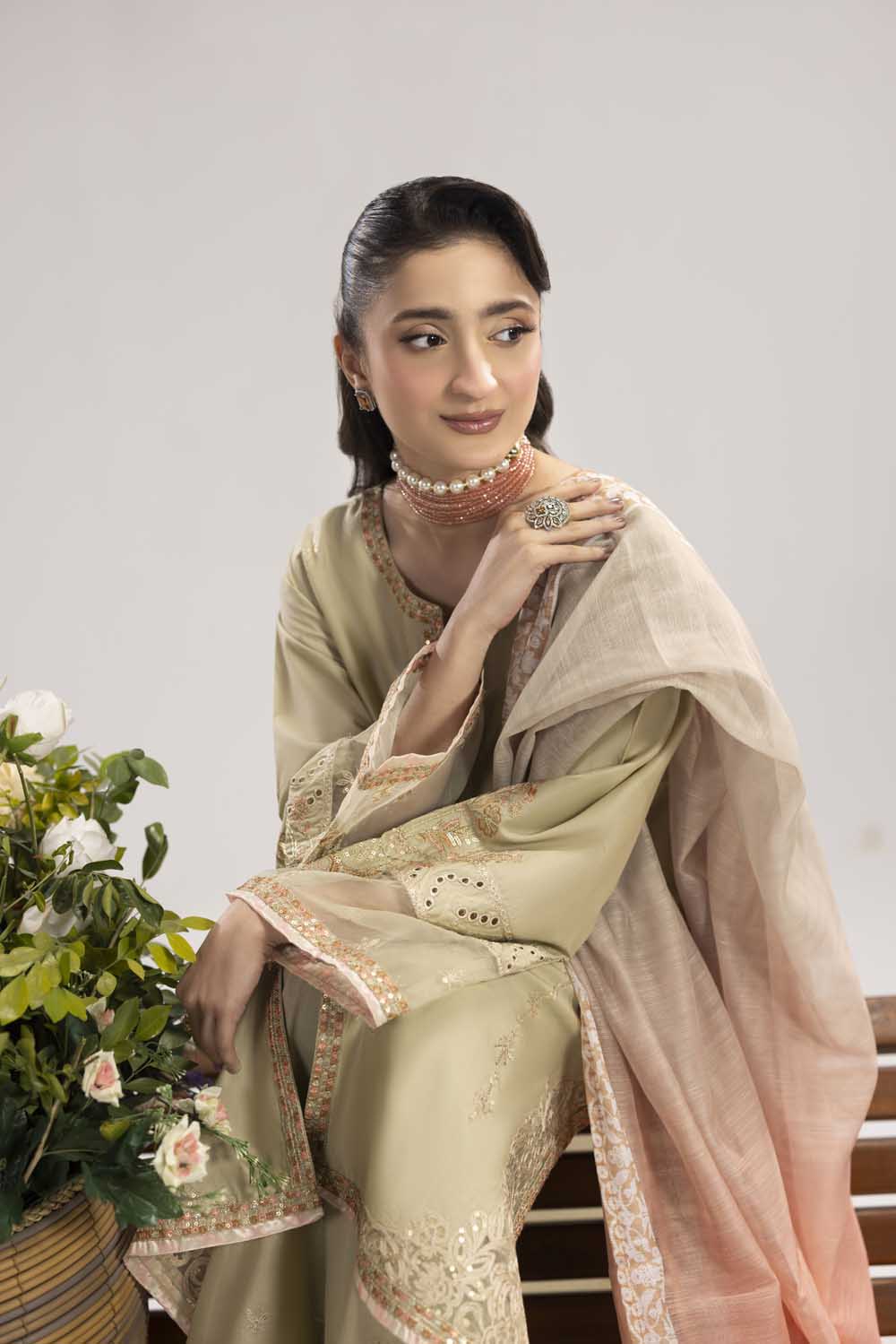 ZR-2620 | BEIGE Zahra Rubab