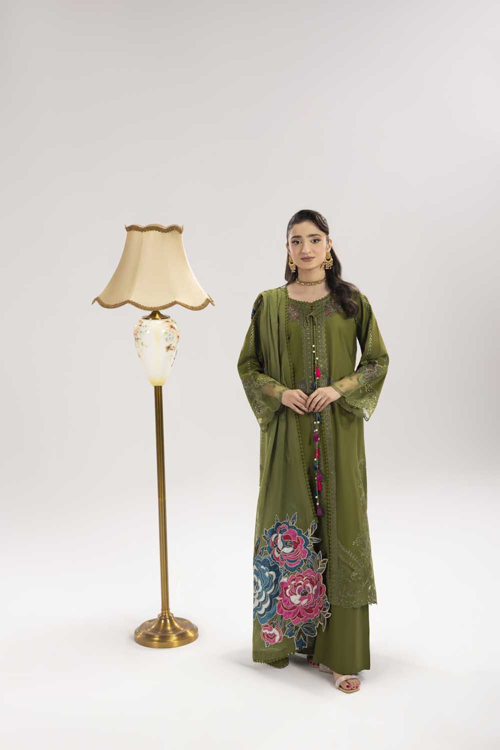 ZR-2621 | MEHNDI Zahra Rubab