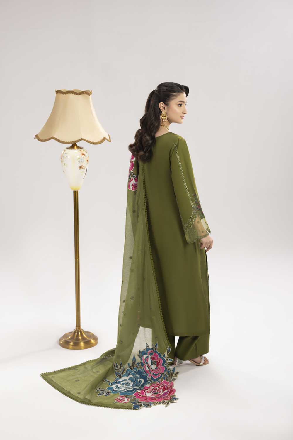 ZR-2621 | MEHNDI Zahra Rubab