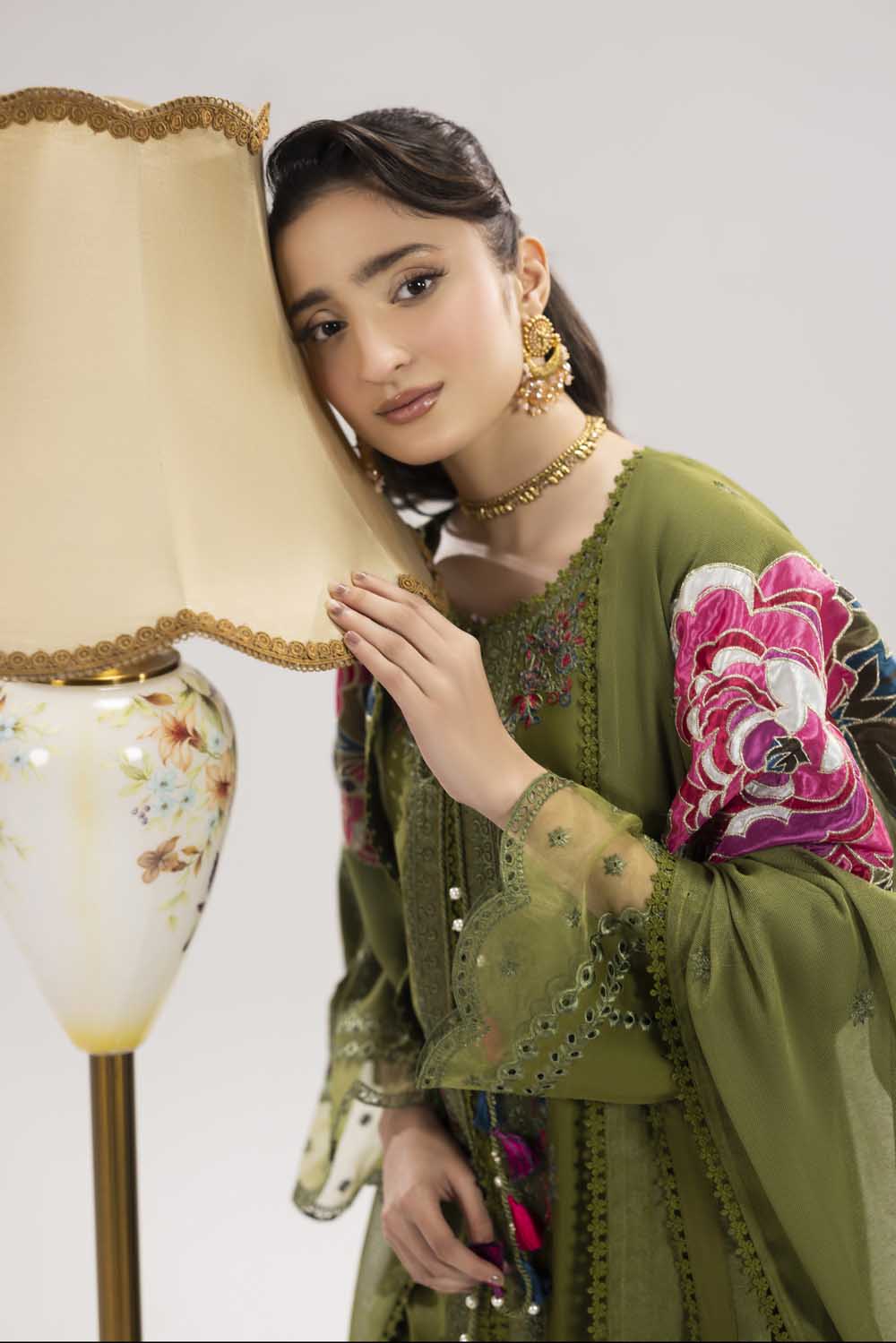 ZR-2621 | MEHNDI Zahra Rubab