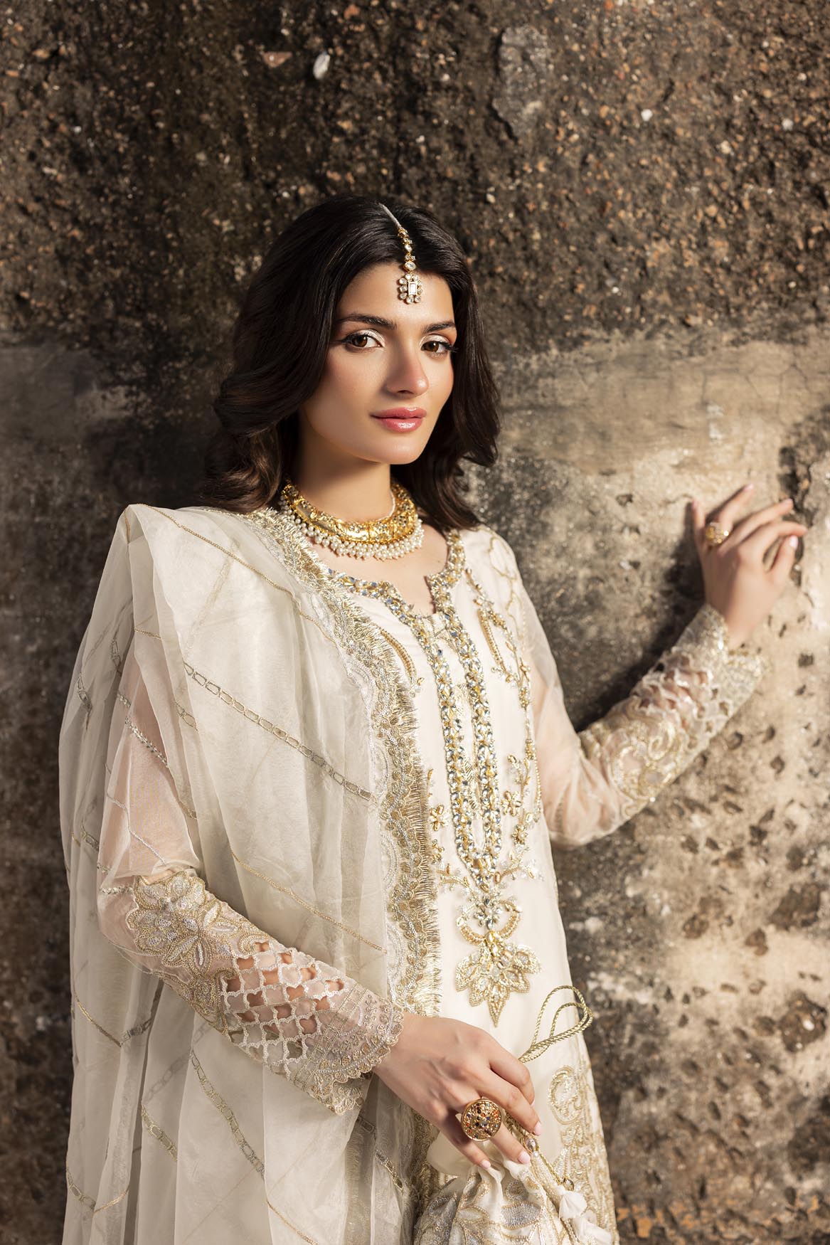 ZR-2554 | NAWAB BEGUM Zahra Rubab