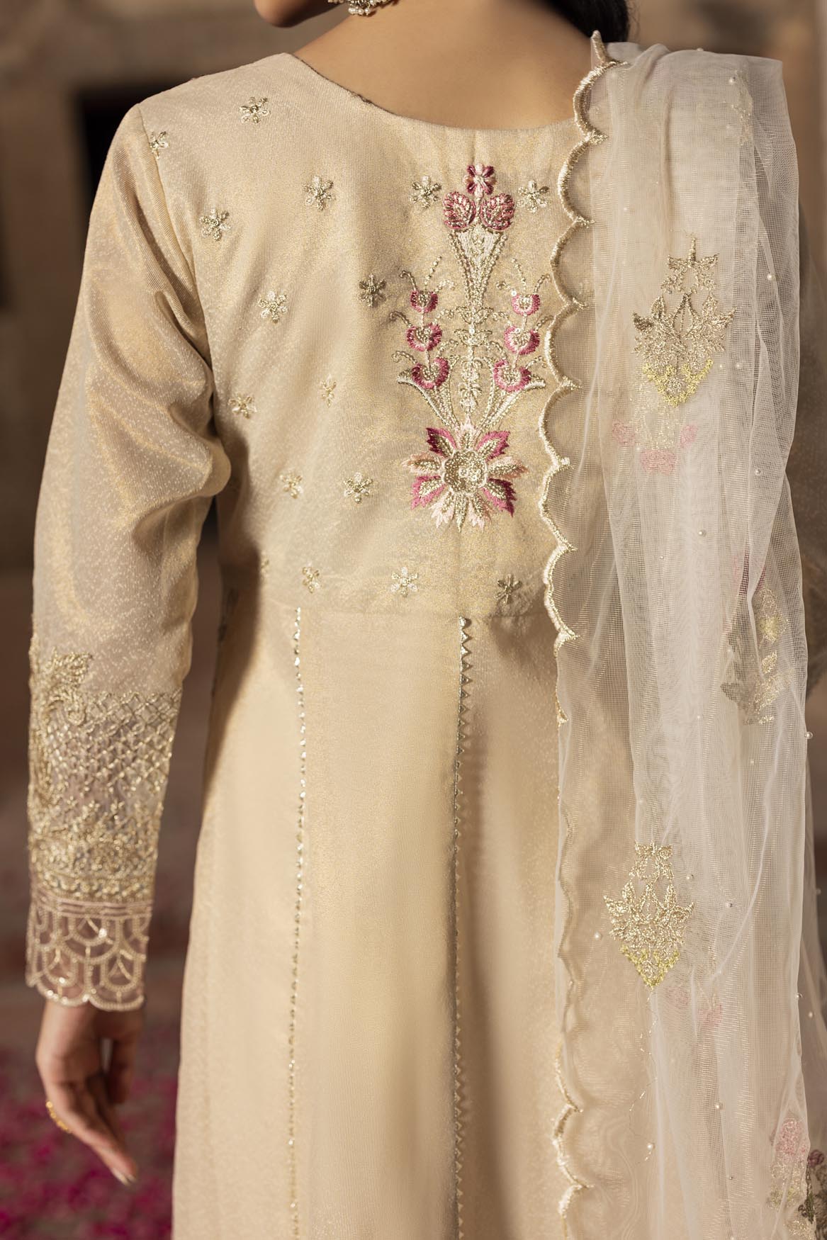 ZR-2553 | SHAHTAJ Zahra Rubab