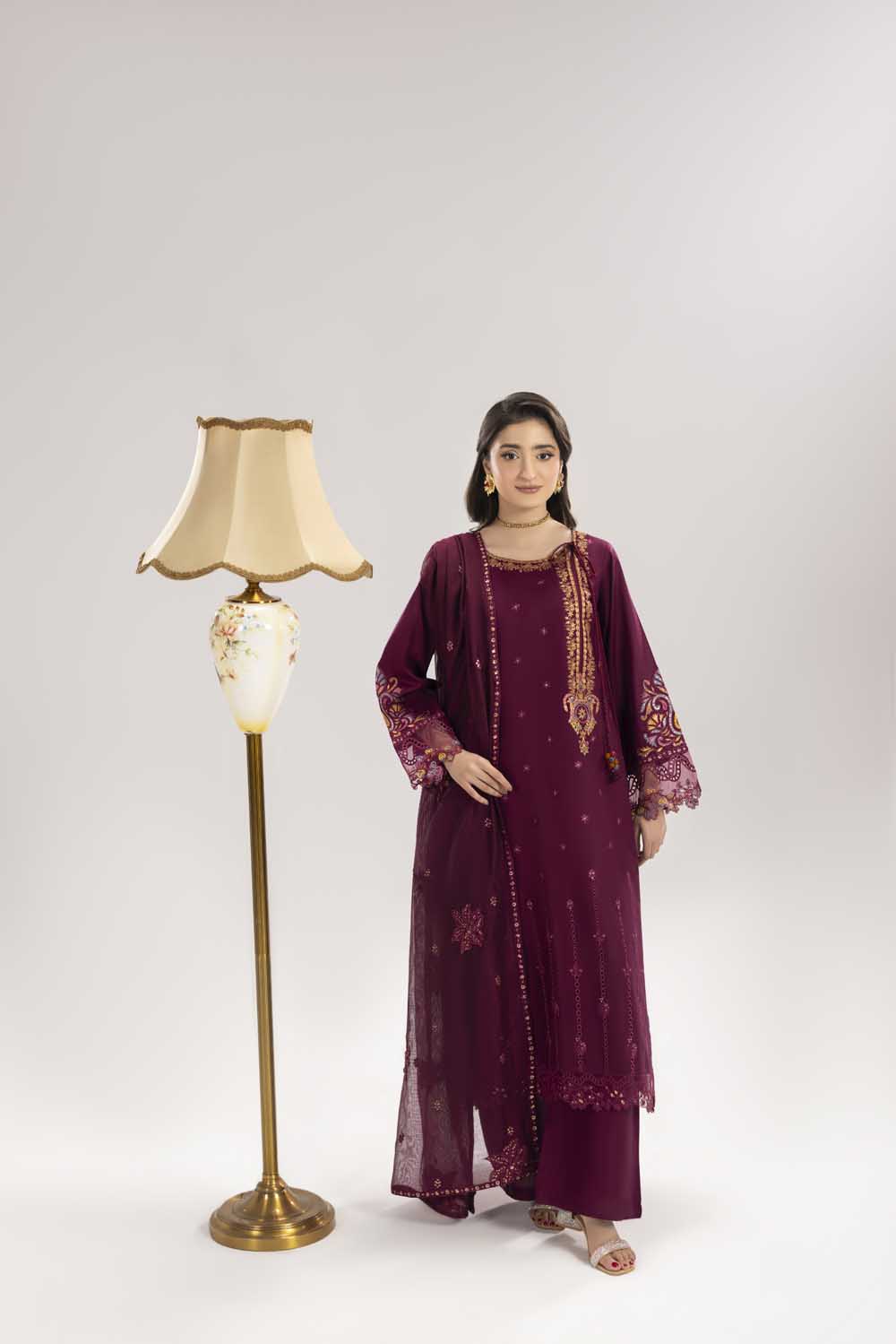 ZR-2618 | MAROON Zahra Rubab