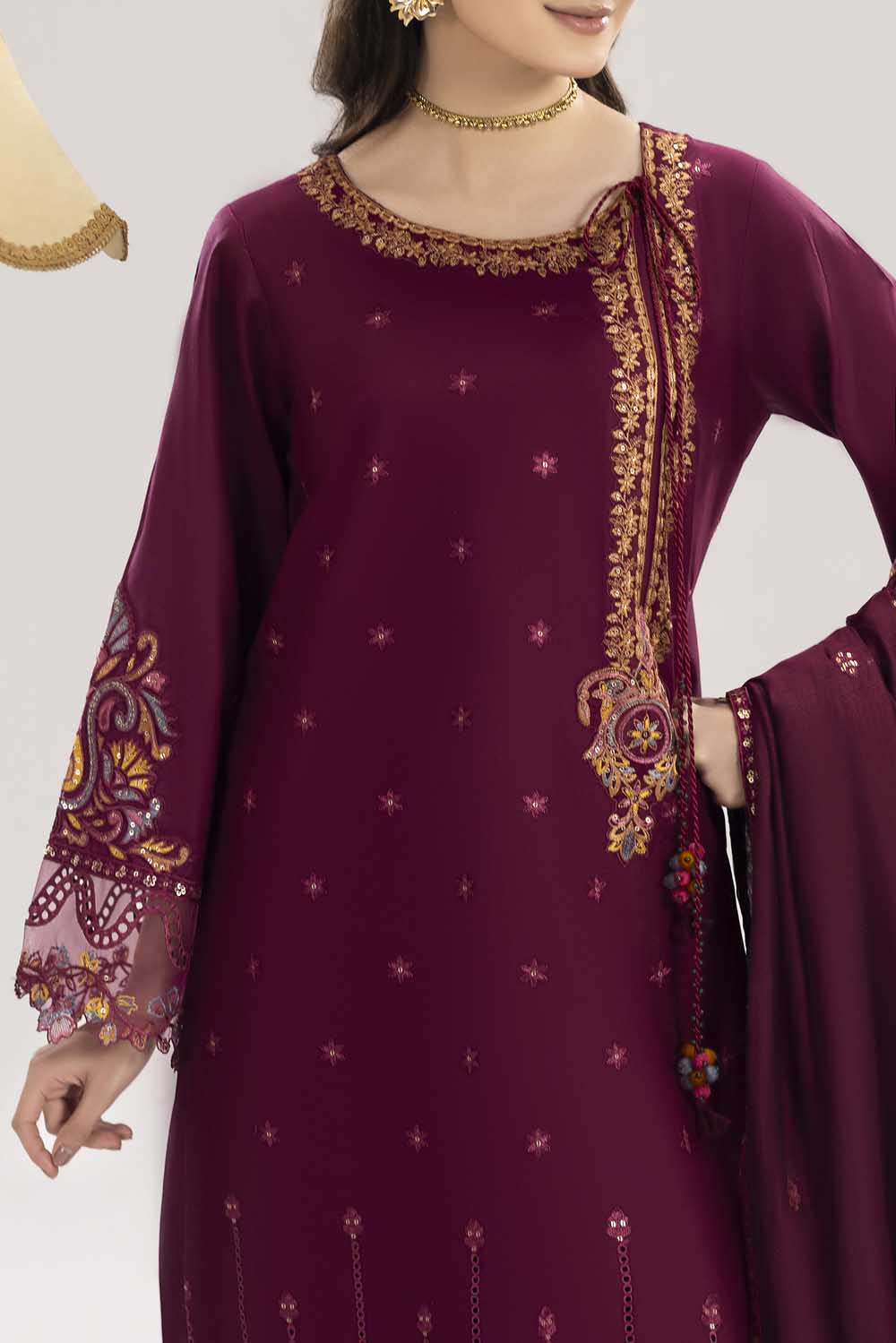 ZR-2618 | MAROON Zahra Rubab