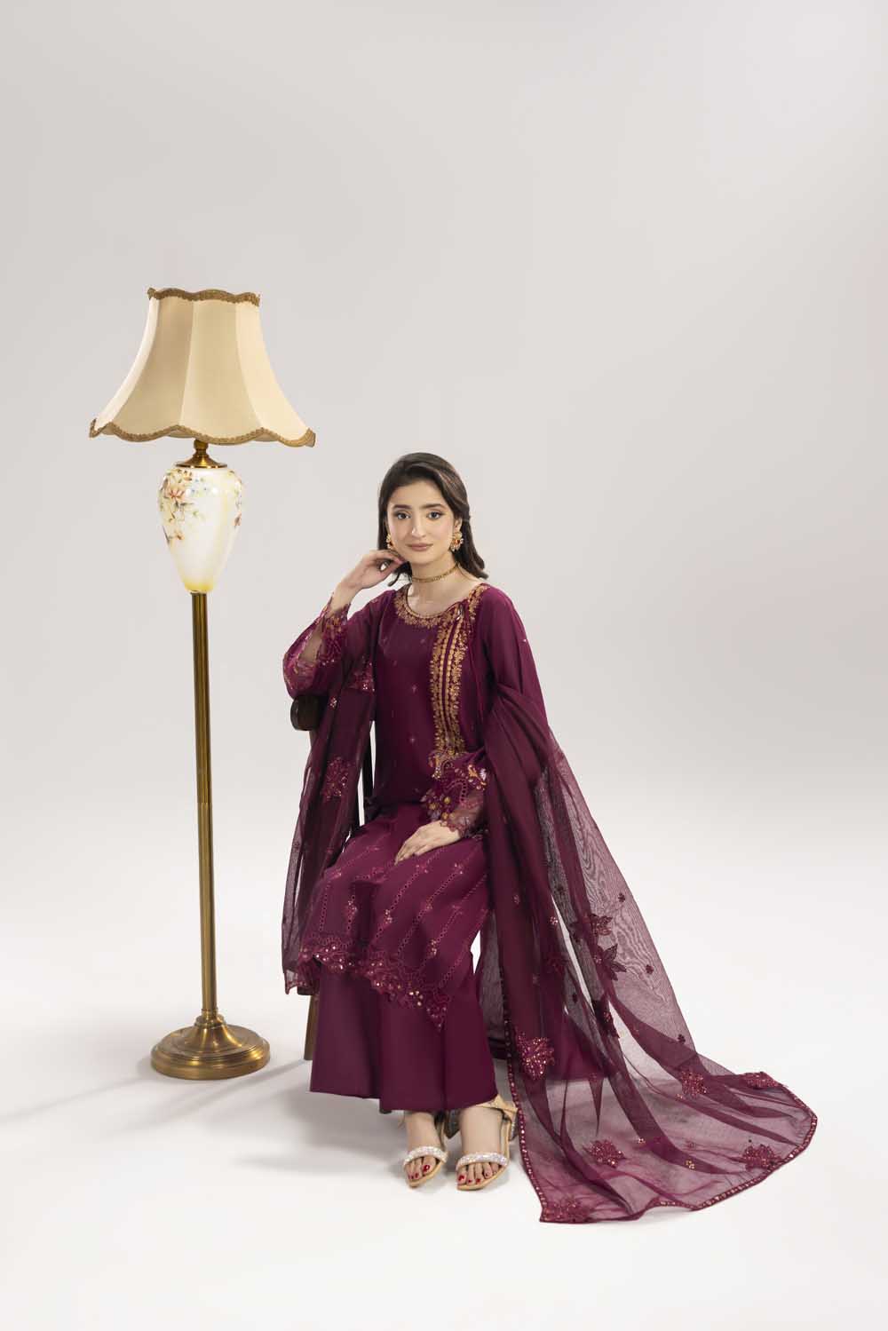 ZR-2618 | MAROON Zahra Rubab