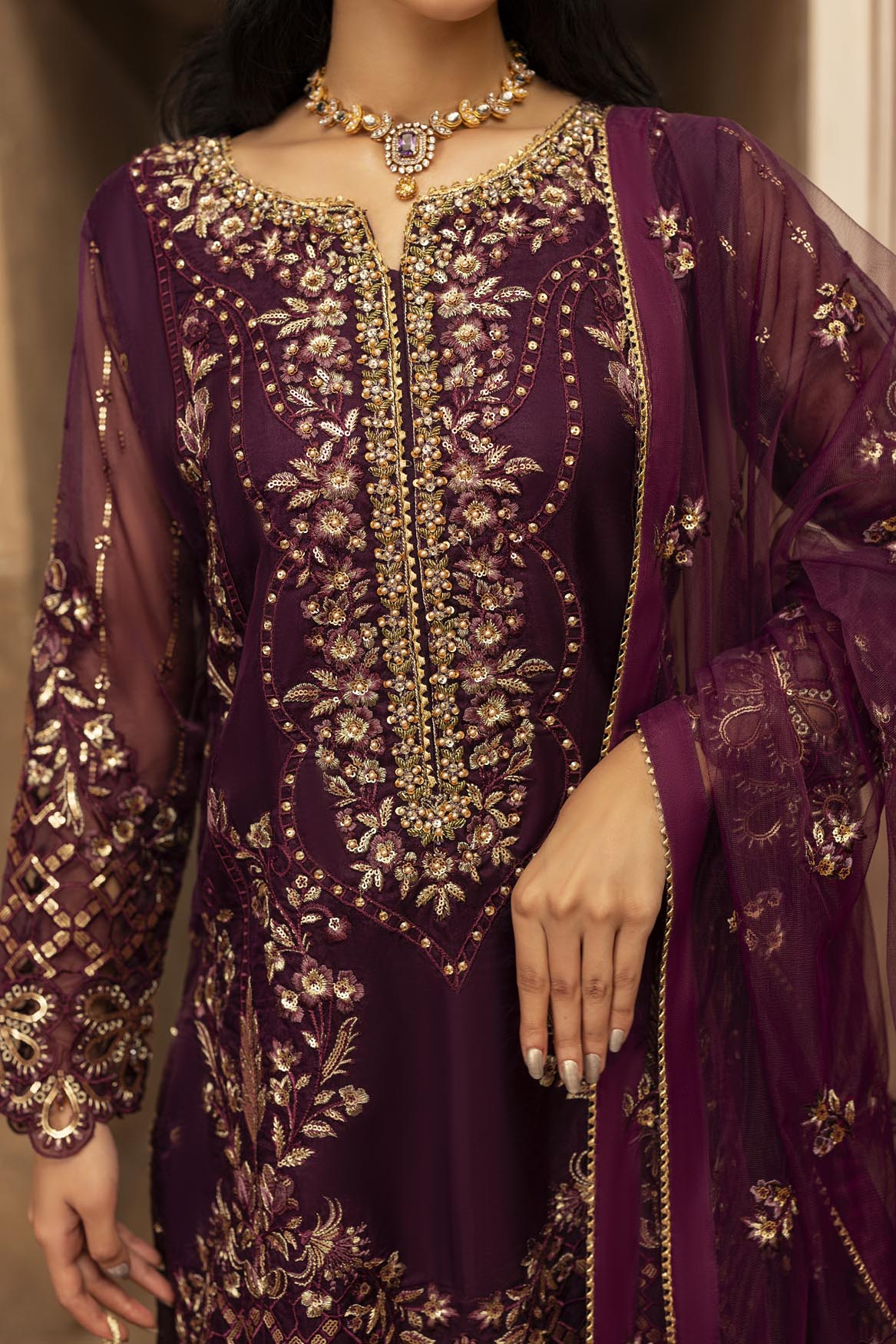 ZR-2550 | MANN Zahra Rubab