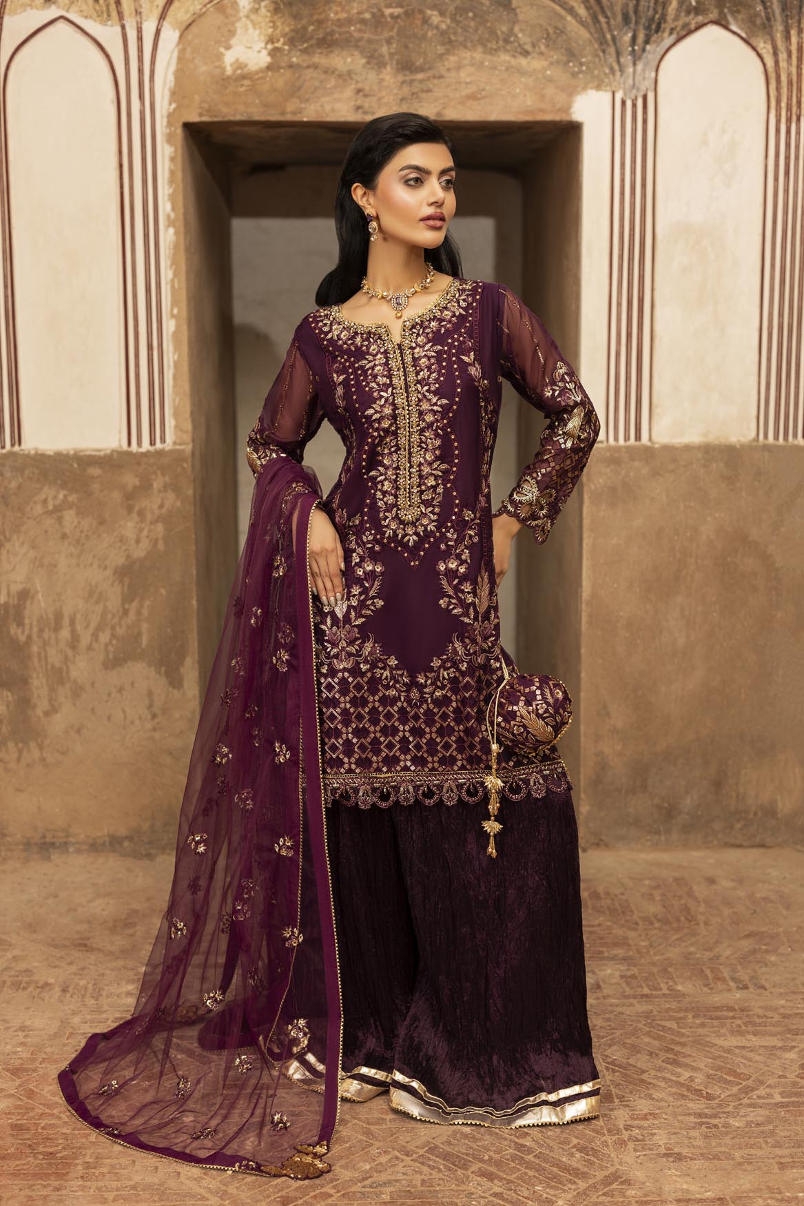 ZR-2550 | MANN Zahra Rubab