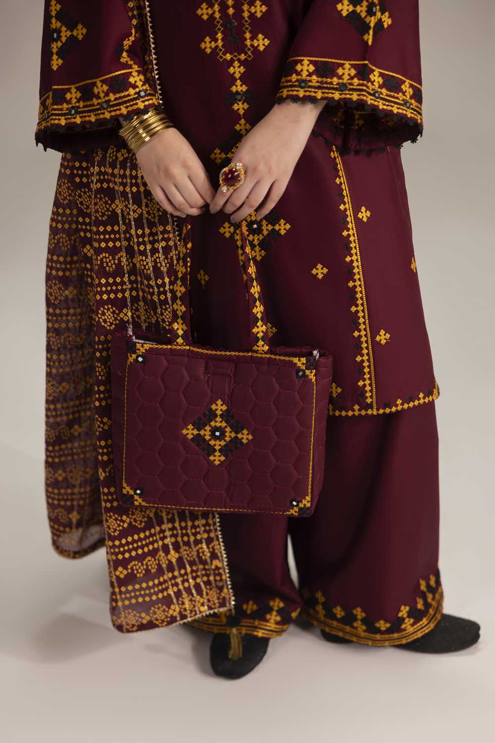 ZR-2630 | MAROON Zahra Rubab